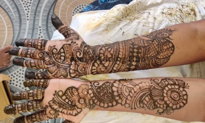 KUMUTHA SAREE DRAPIST  MEHNDI ARTIST